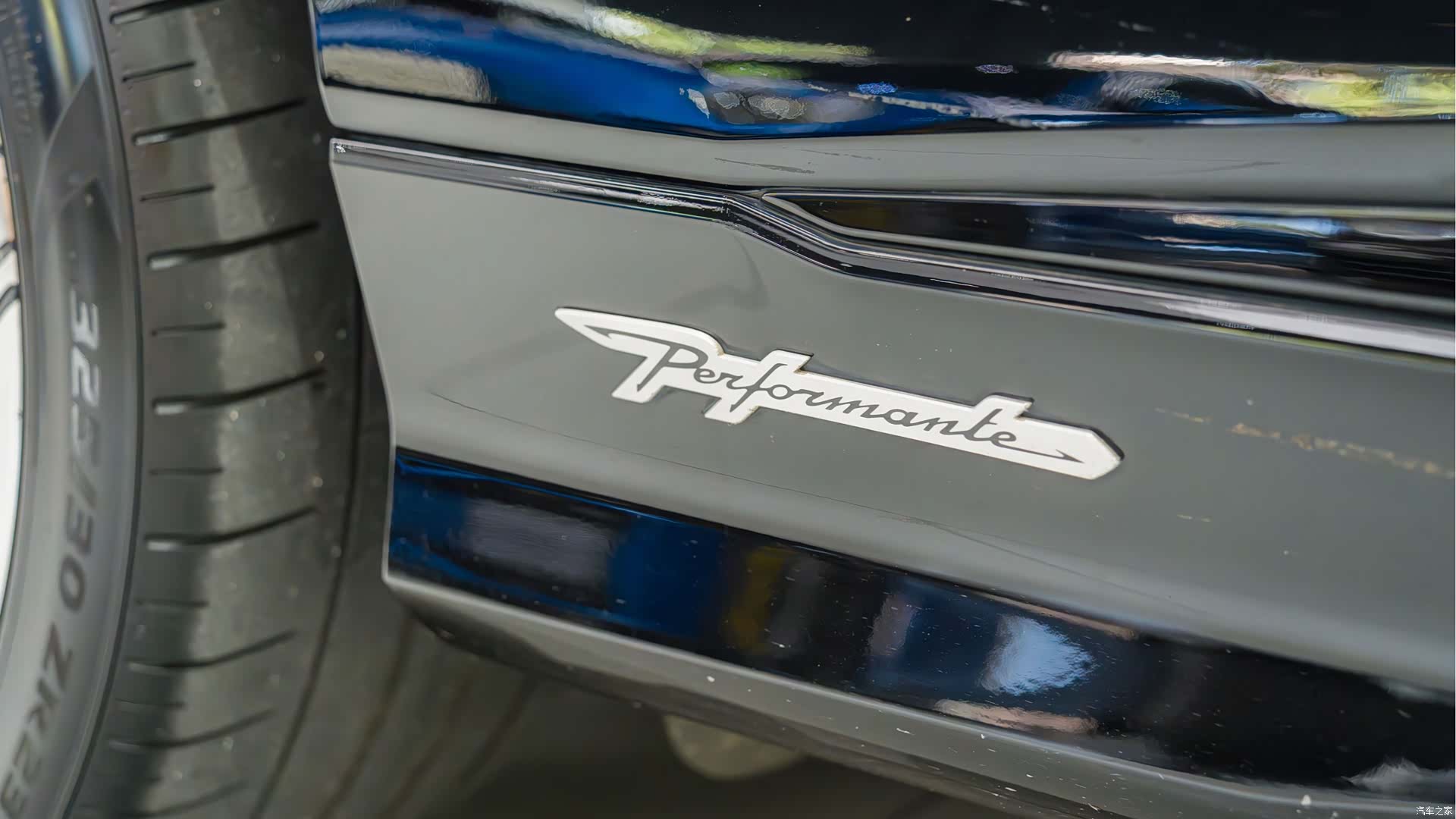 Lamborghini Urus, 2023 27