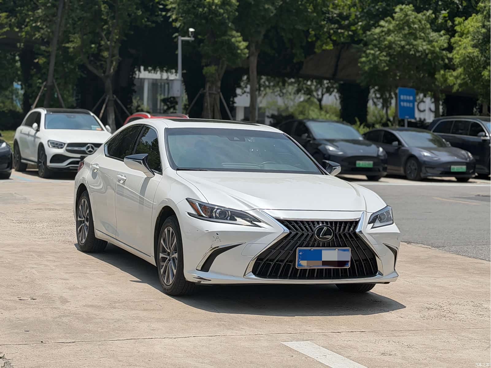 Lexus ES, 2022 3