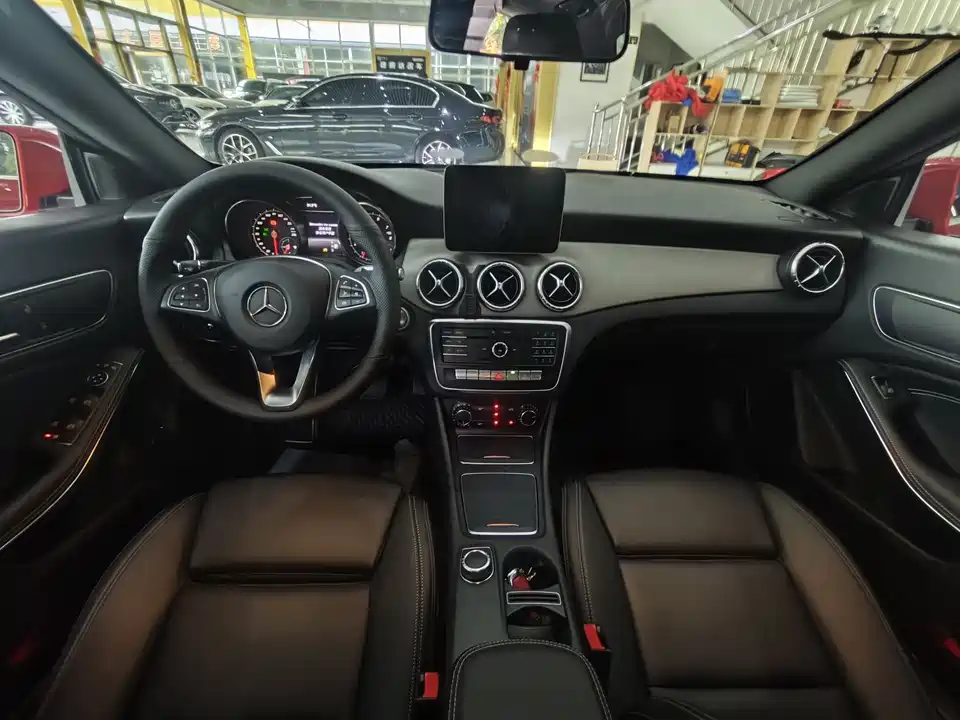 Mercedes-Benz CLA