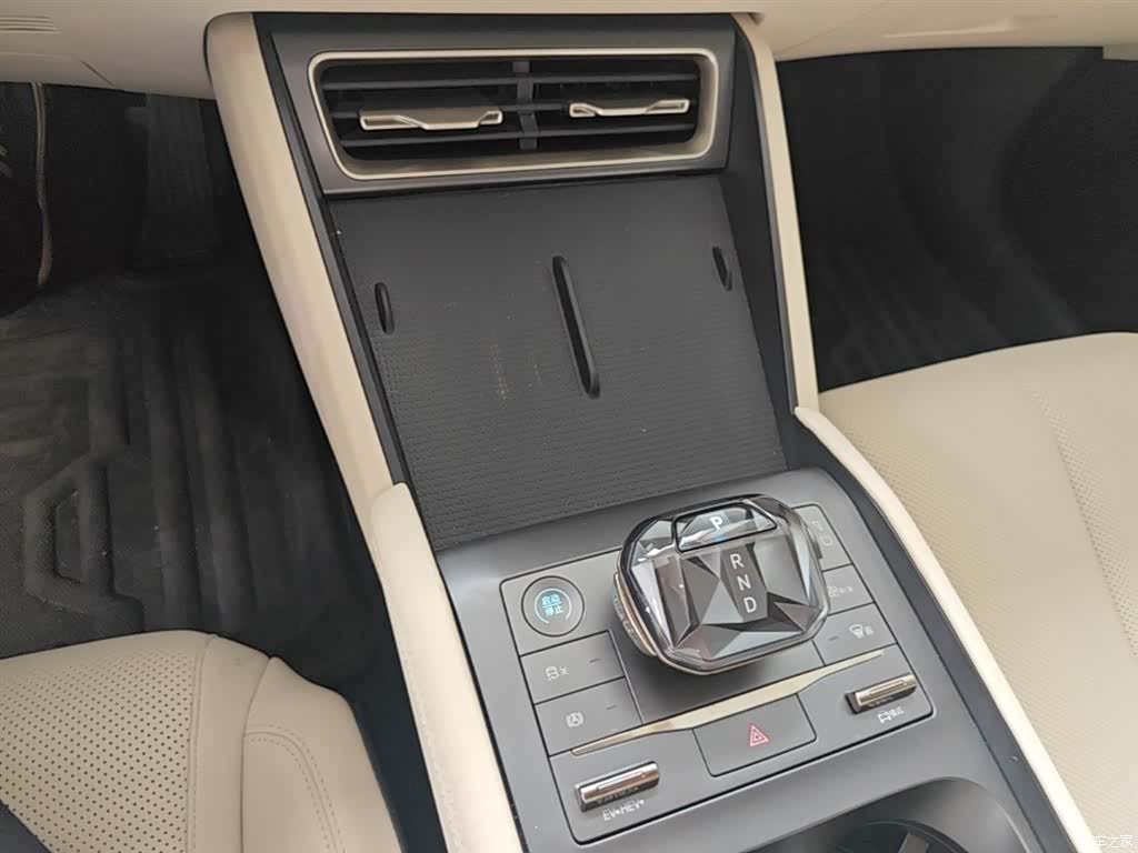 BYD Qin, 2024 14