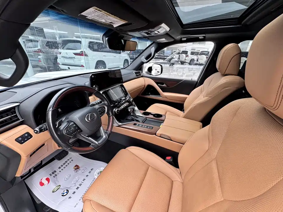 Lexus LX