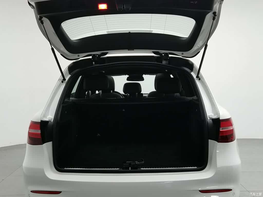 Mercedes-Benz GLC, 2018 16