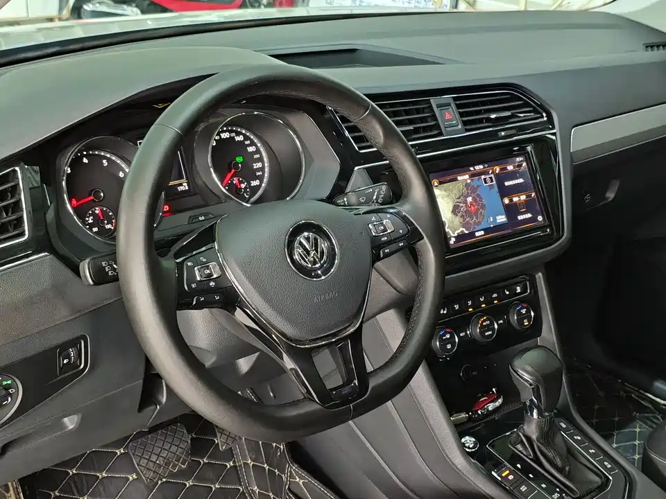 Volkswagen Tiguan L