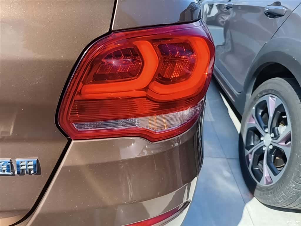 Chevrolet 320, 2018 8