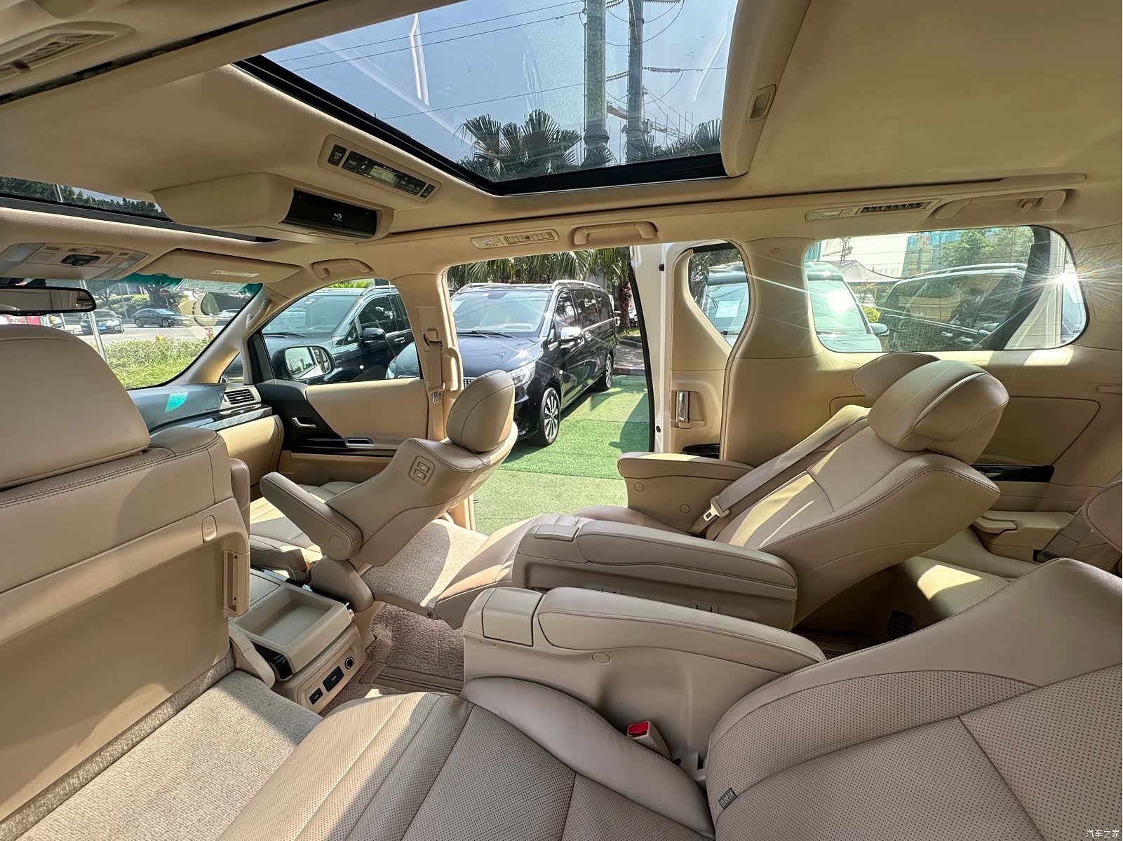 Toyota Alphard, 2012 18