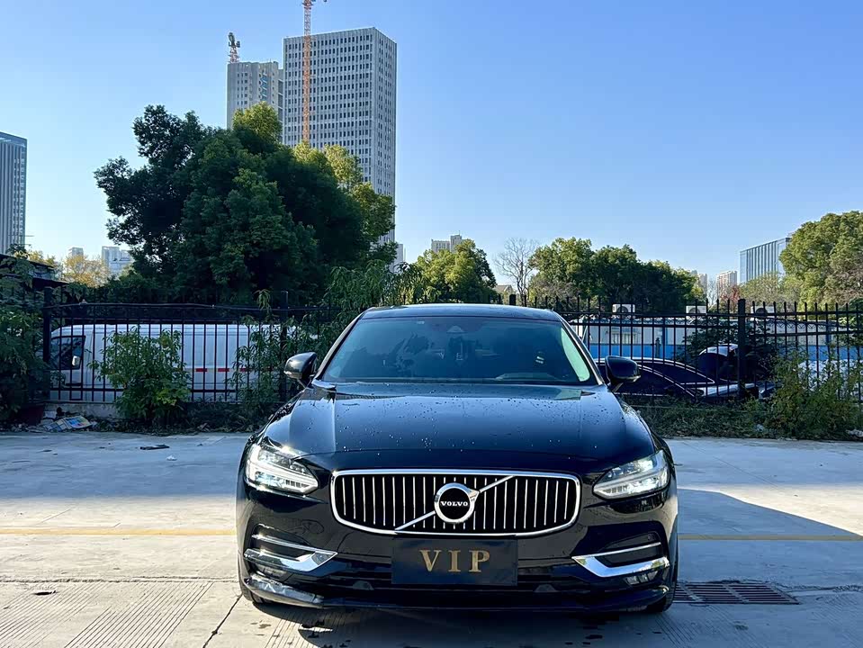 Volvo S90