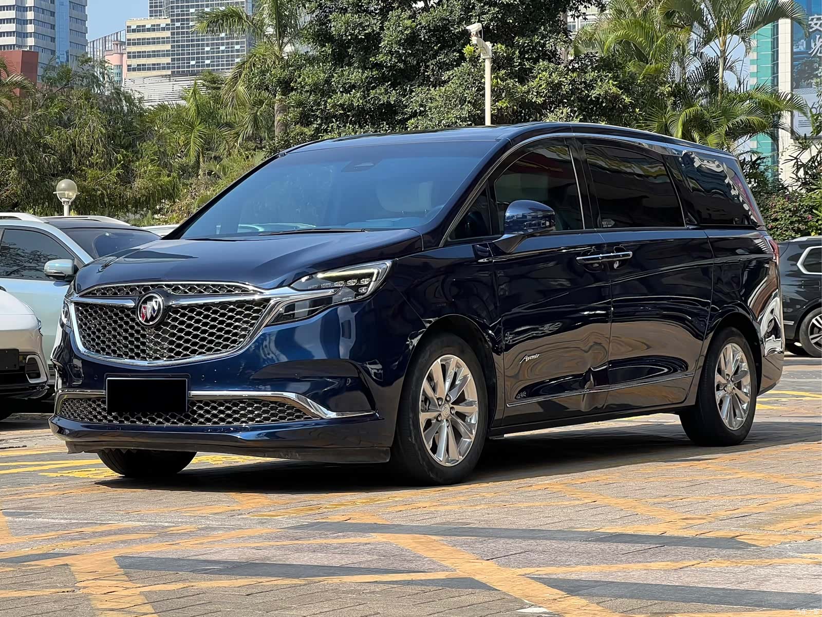 Buick GL8, 2021 3