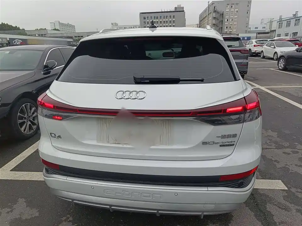 Audi Q4
