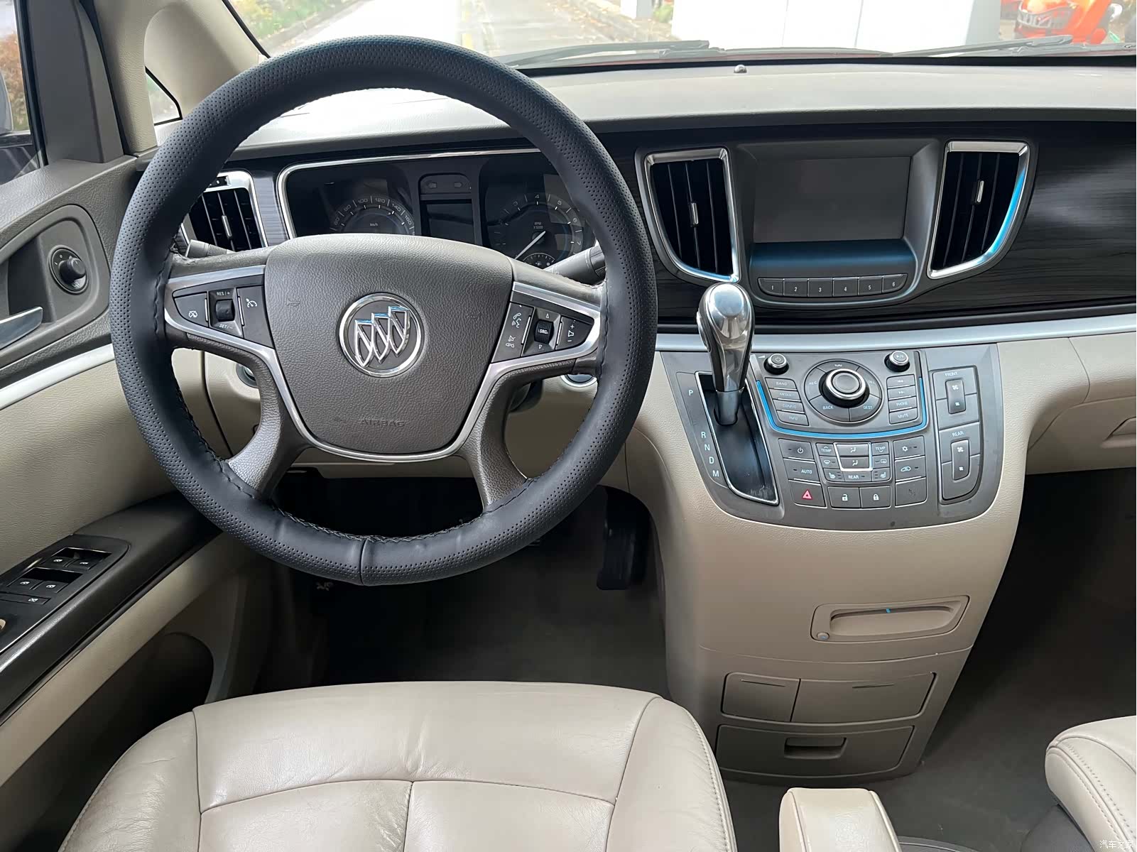 Buick GL8, 2014 10