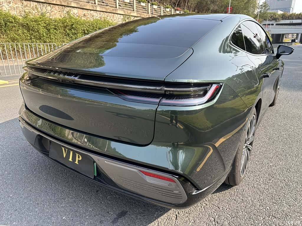 Geely 8, 2025 4