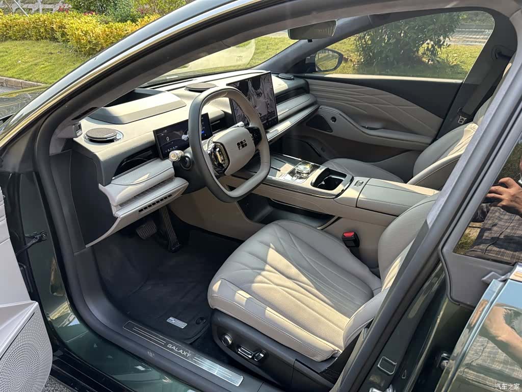 Geely 8, 2025 7