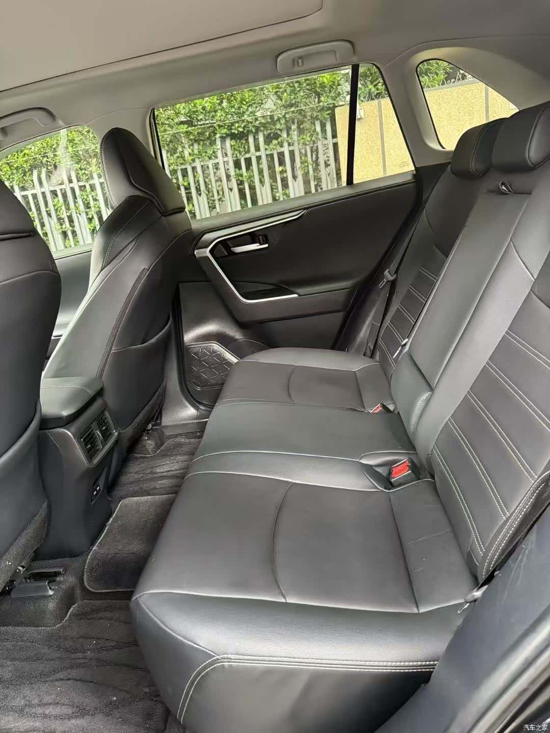 Toyota Wildlander, 2023 все фото