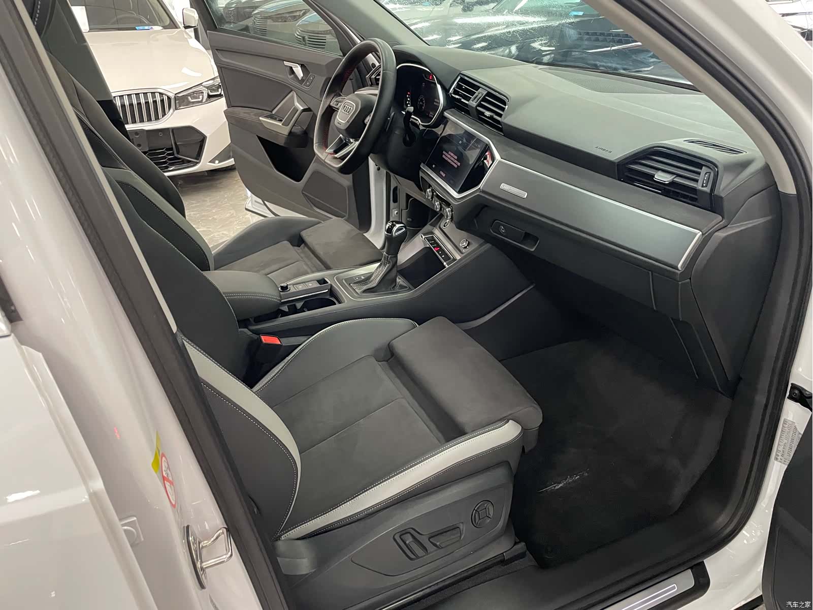 Audi Q3, 2022 7
