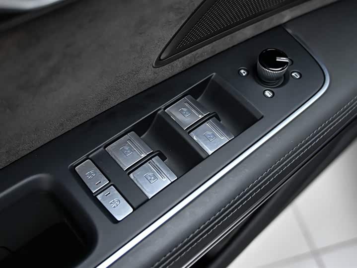 Audi A8 xin neng yuan 2022 A8 L 60 TFSIe quattro dian cang ban