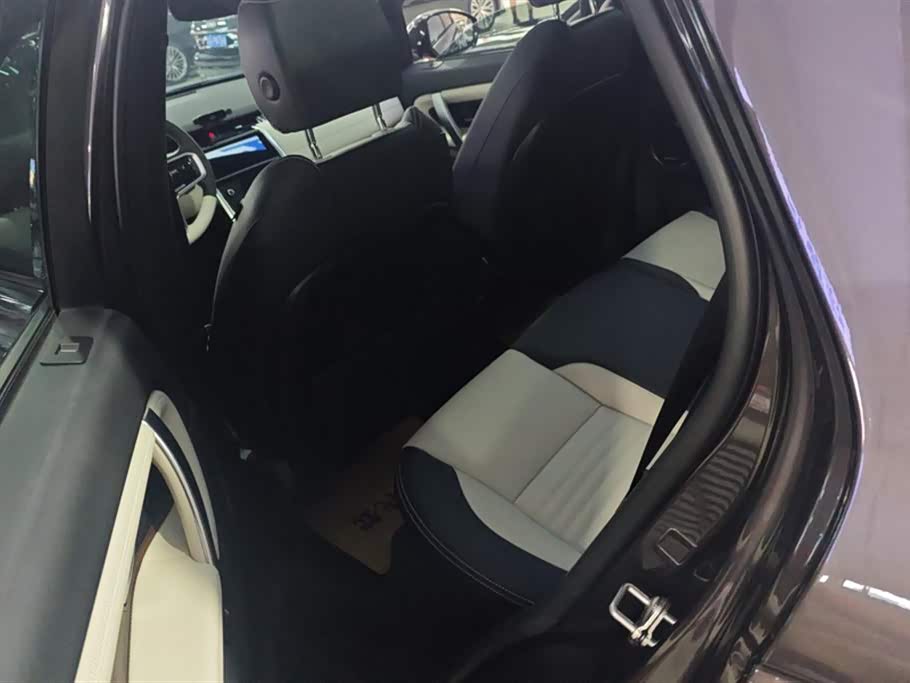 Land Rover Discover sports