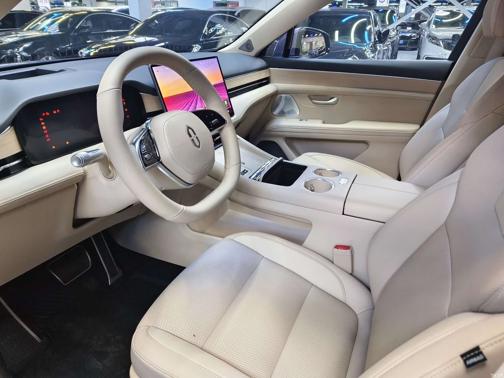 AITO M5, 2025 4