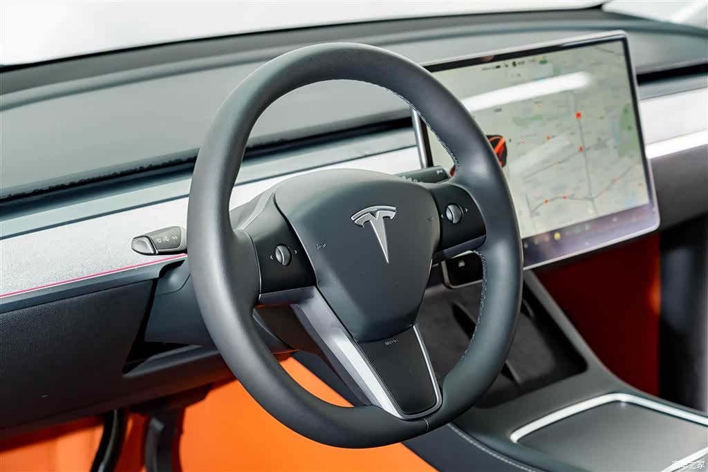 Tesla Model Y, 2025 11