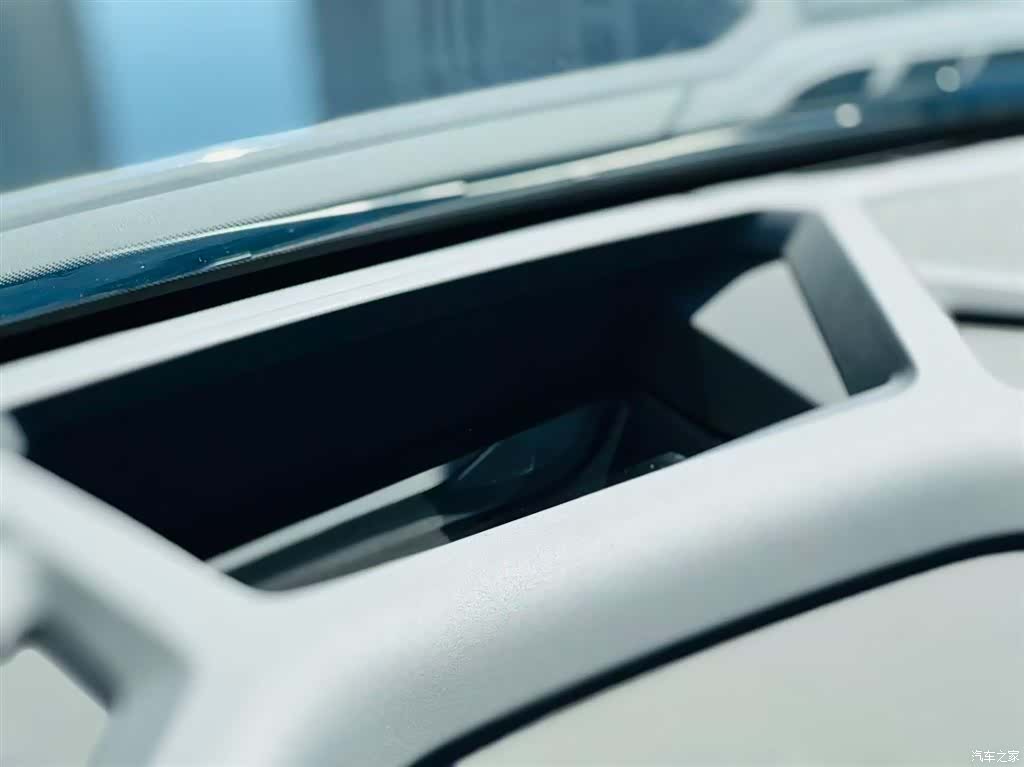 BMW XM, 2025 10