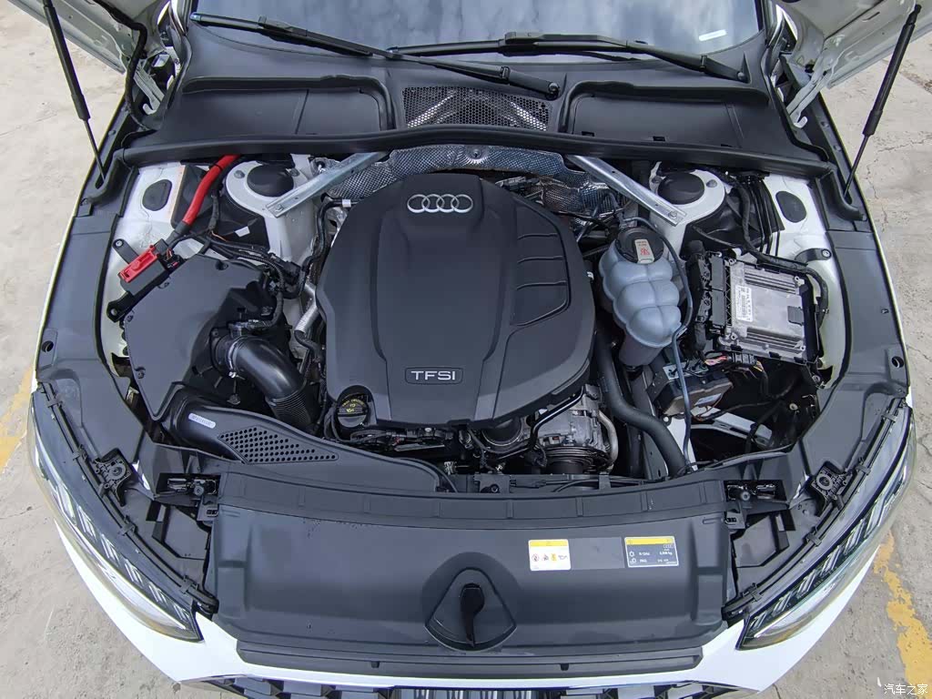 Audi A4L, 2021 7