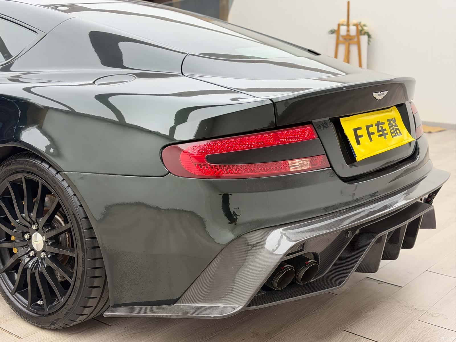 Aston Martin DB9, 2011 13