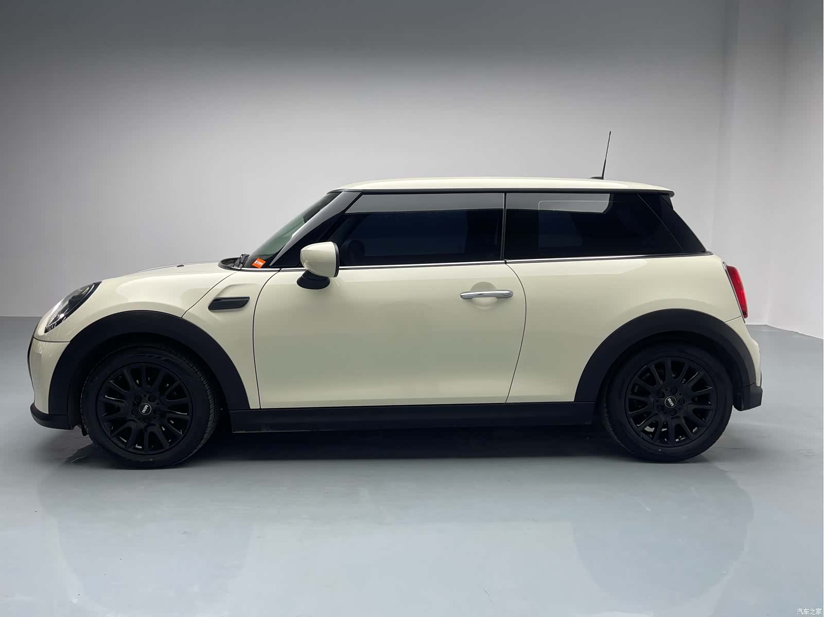 Mini ONE, 2021 все фото
