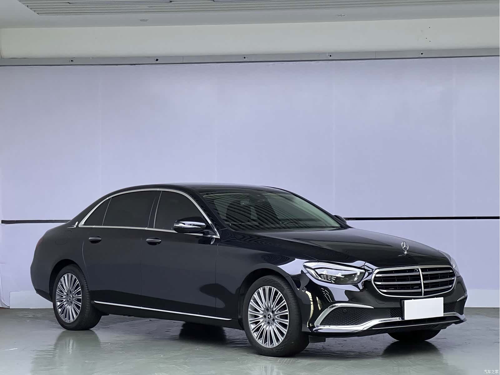 Mercedes-Benz E-Class, 2022 3