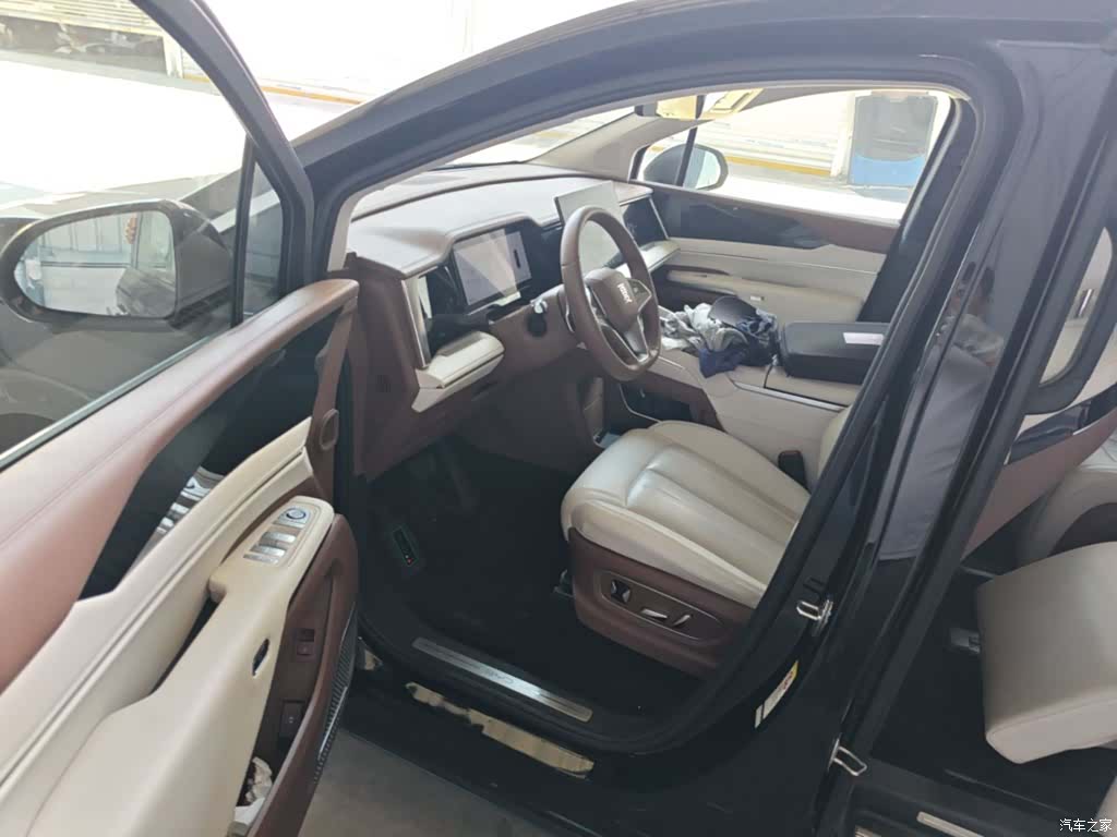 BYD Xia, 2025 16