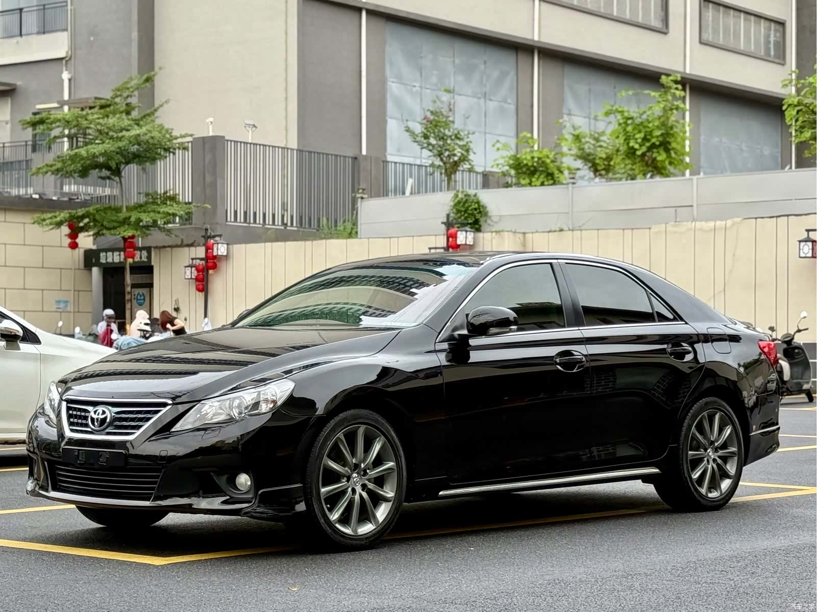 Toyota 2.5V, 2012 4