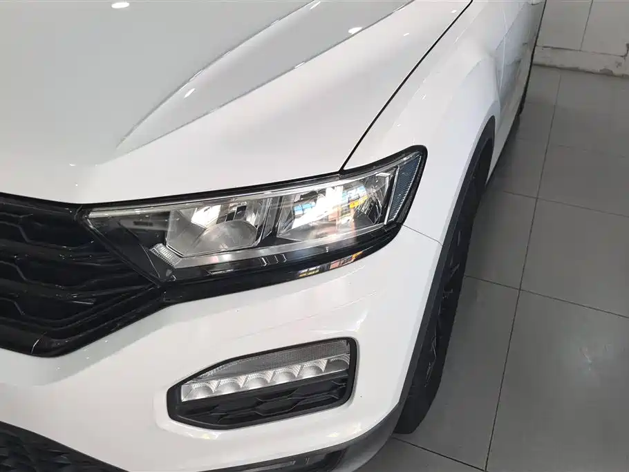 Volkswagen T-ROC exploring Songs