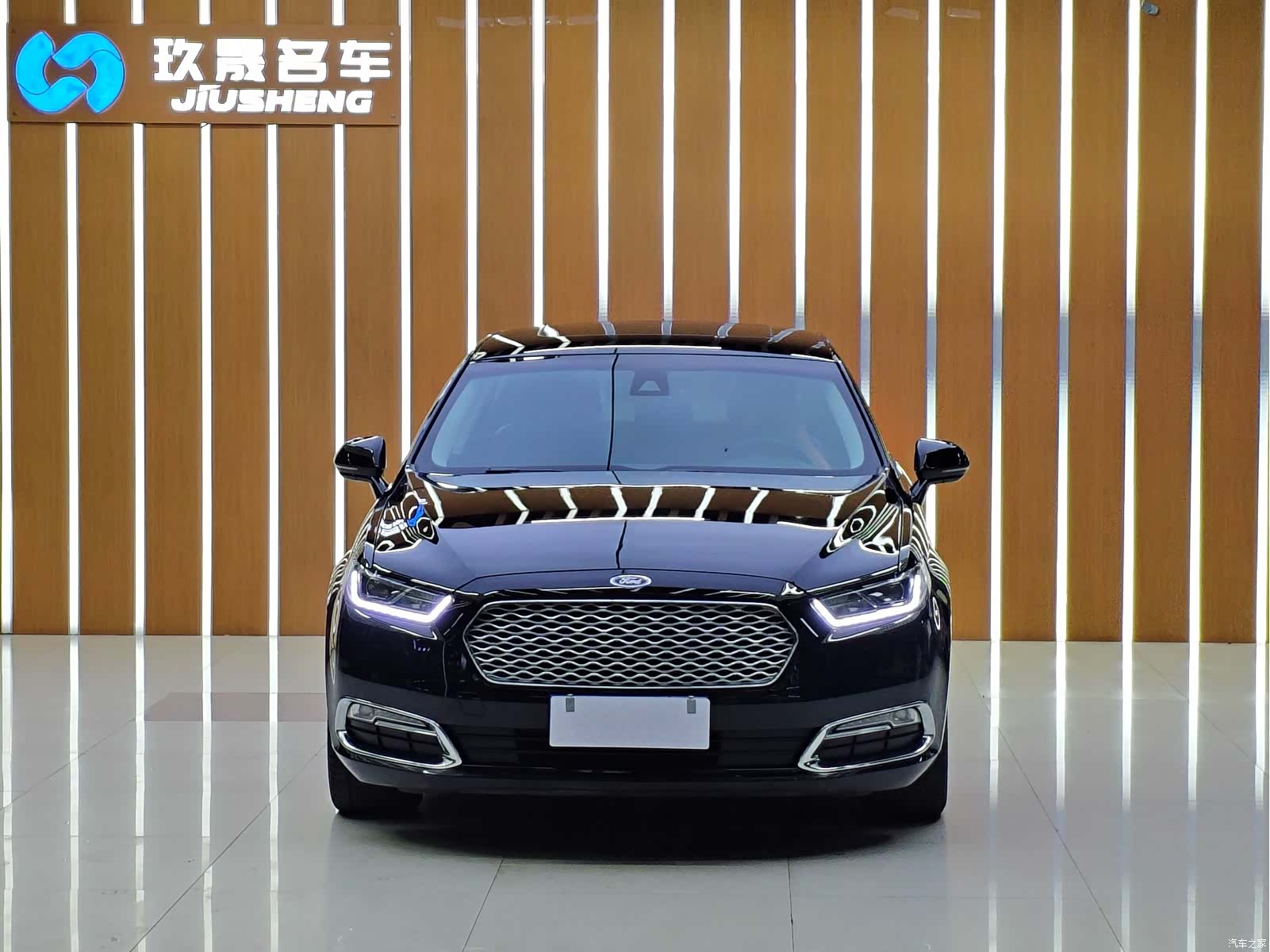 Ford Taurus, 2017 4