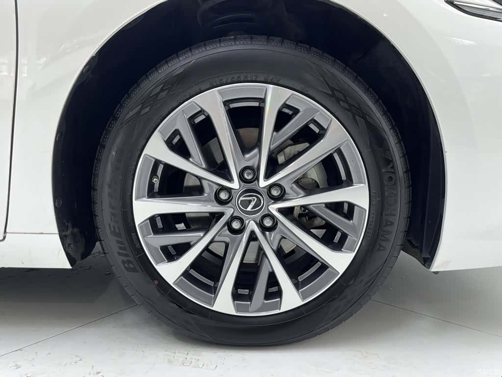 Lexus ES, 2024 15