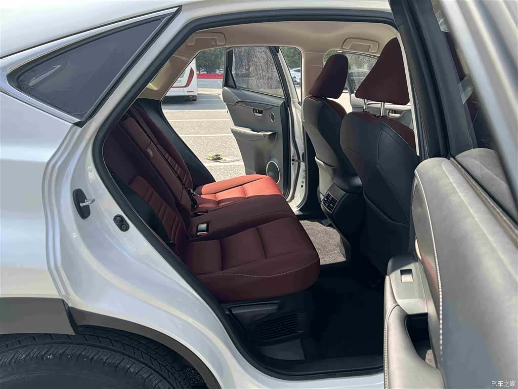 Lexus NX, 2017 16