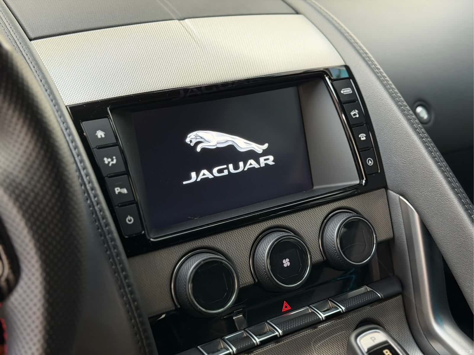 Jaguar F-TYPE, 2018 13