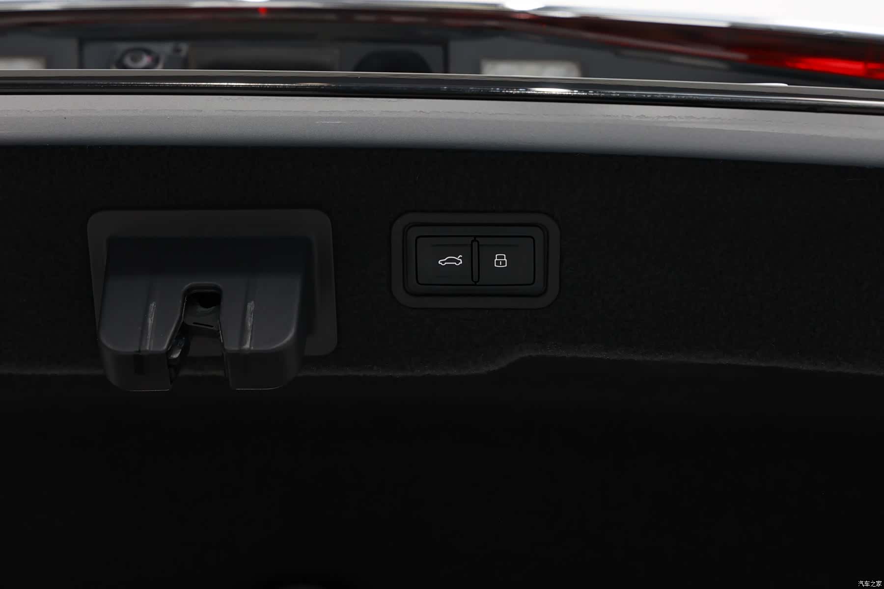 Audi A8L, 2023 22
