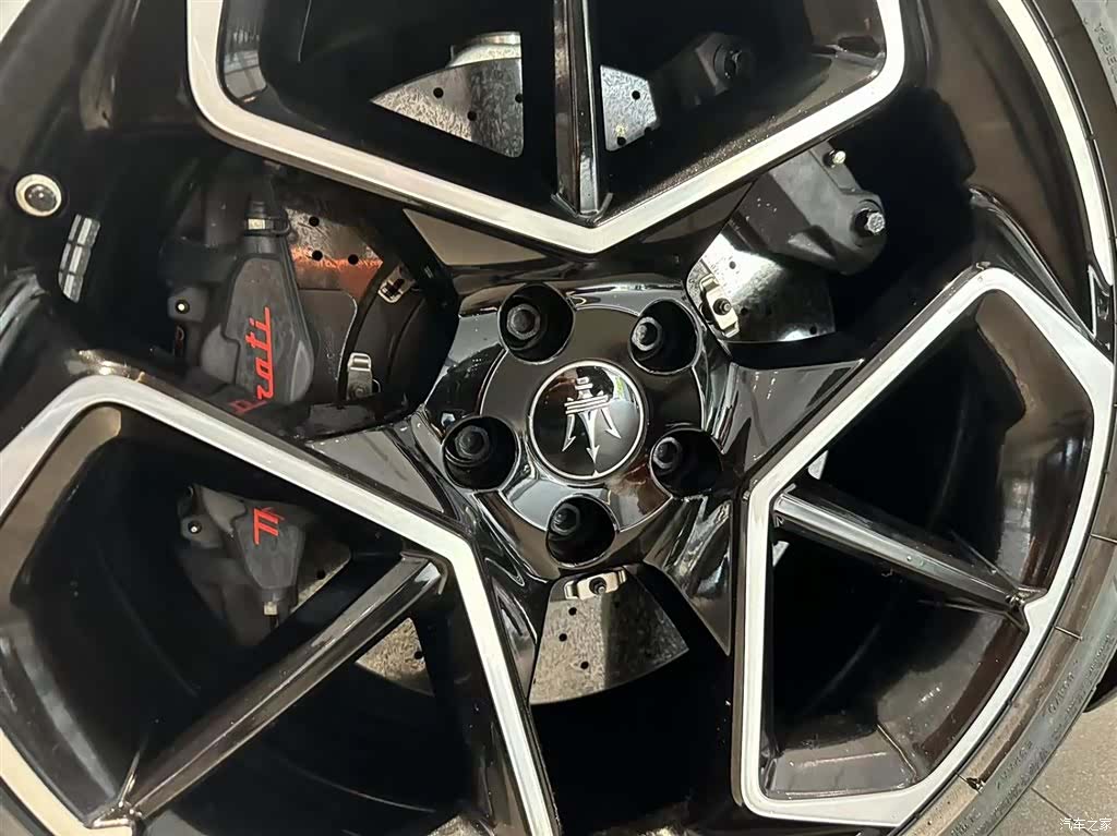 Maserati MC20, 2022 9