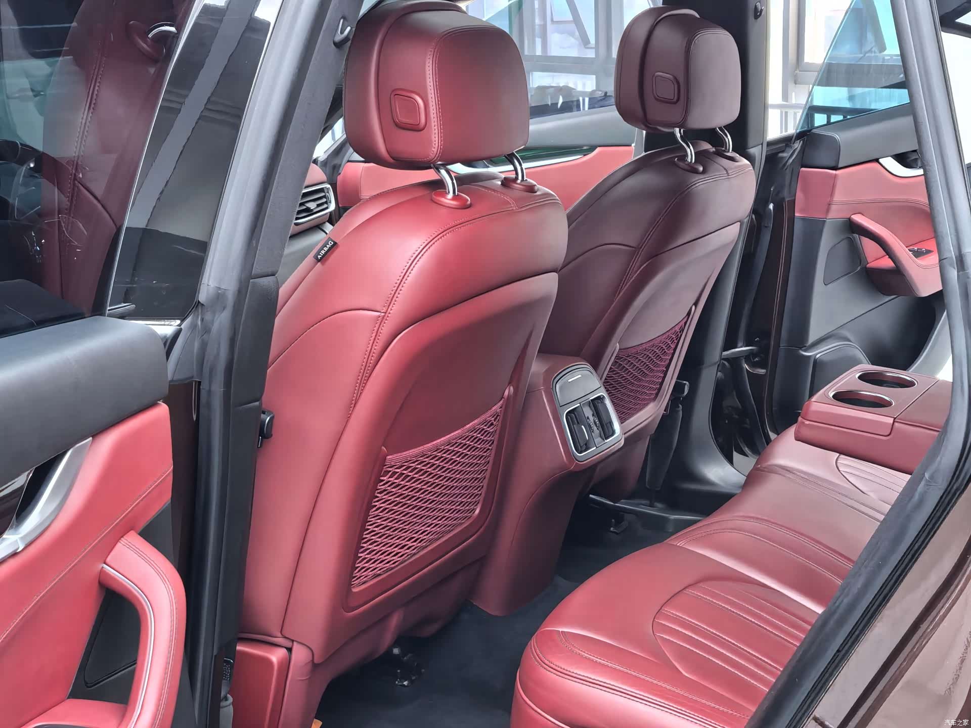 Maserati Levante, 2016 6