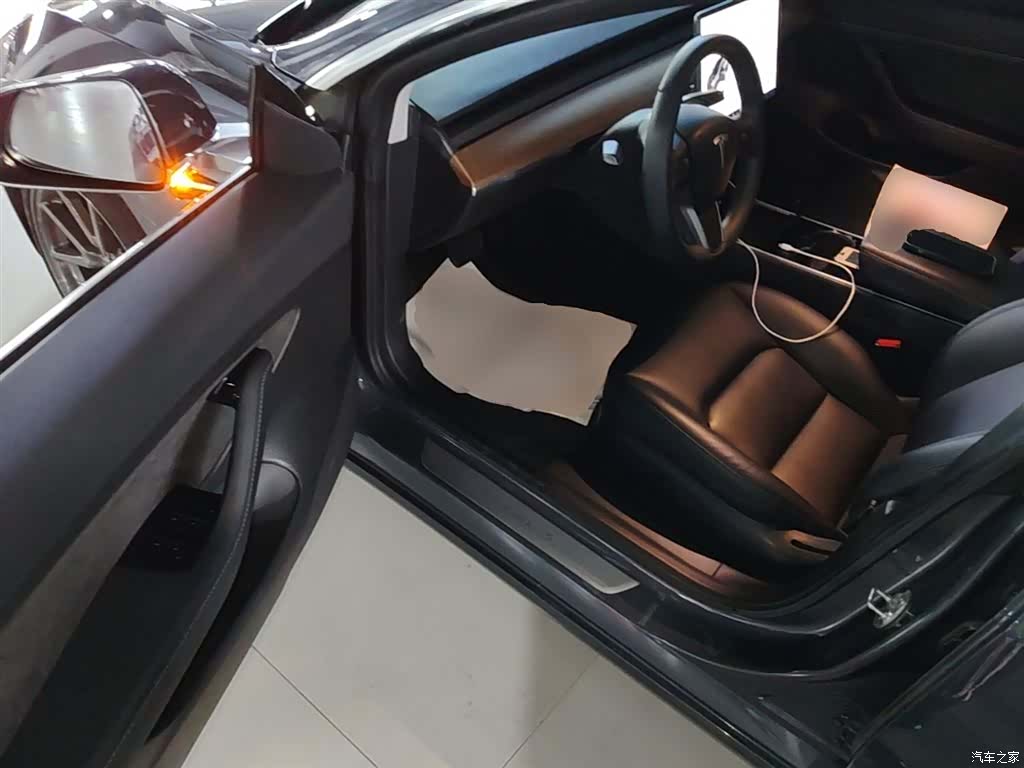 Tesla Model 3, 2020 16