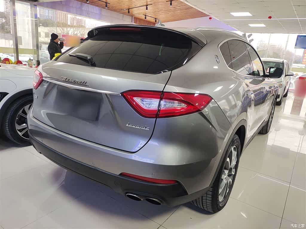 Maserati Levante, 2018 все фото
