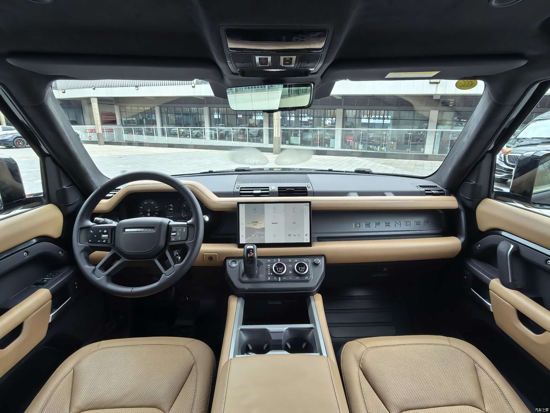 Land Rover Defender, 2025 4