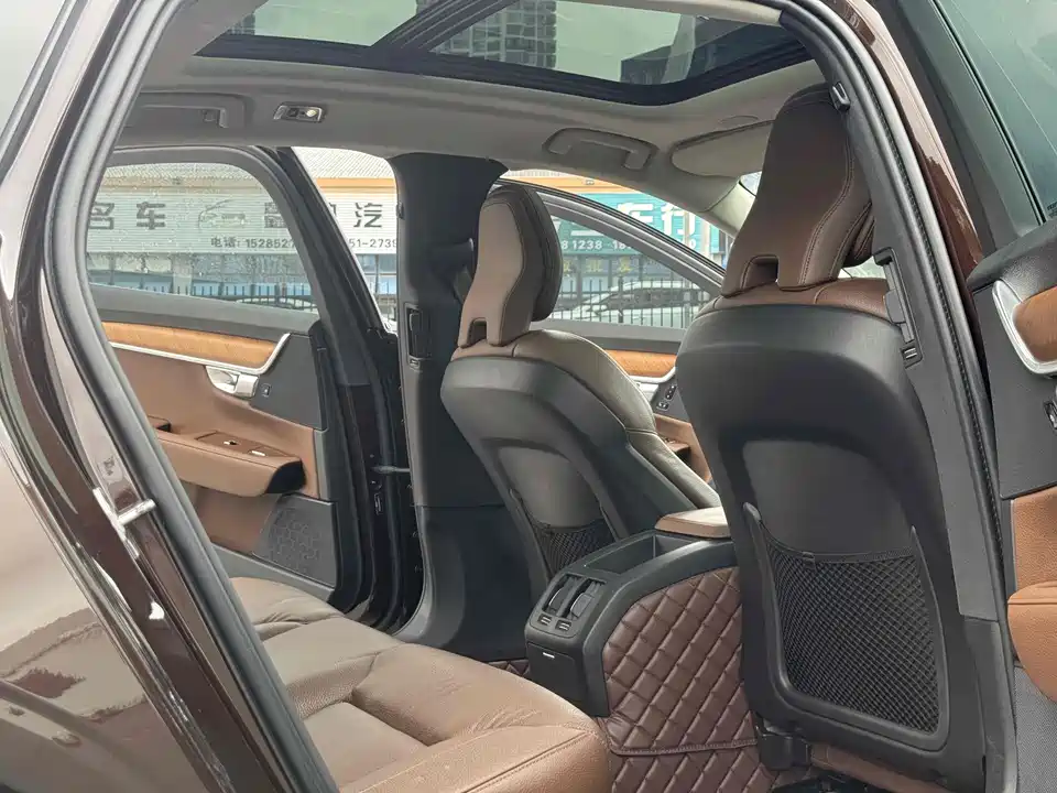 Volvo S90