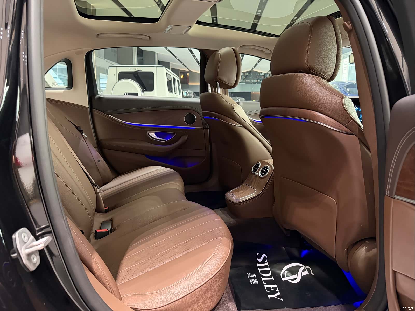 Mercedes-Benz E-Class, 2023 15