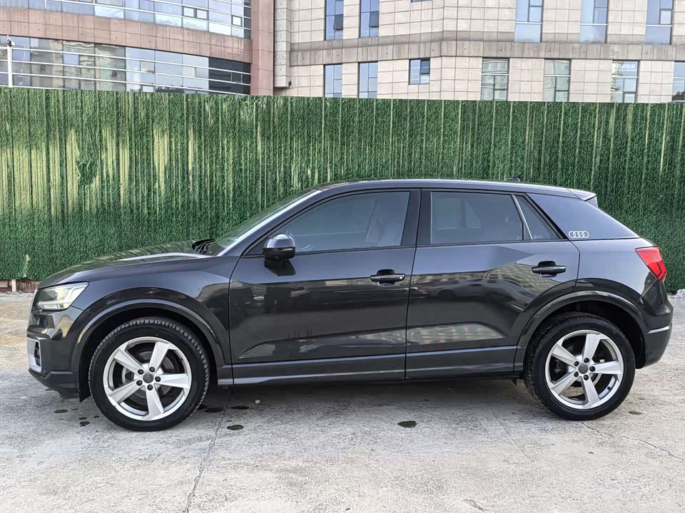 Audi Q2L