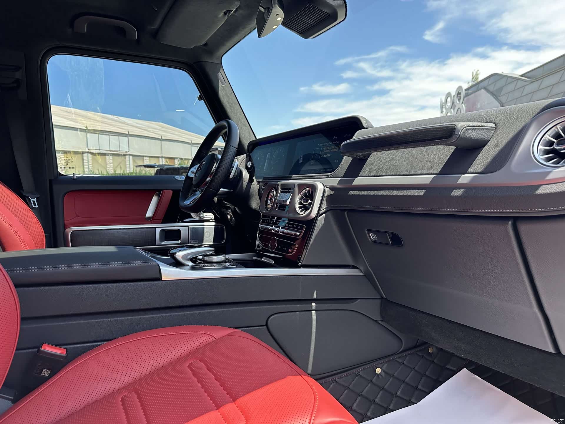 Mercedes-Benz G-Class, 2024 7