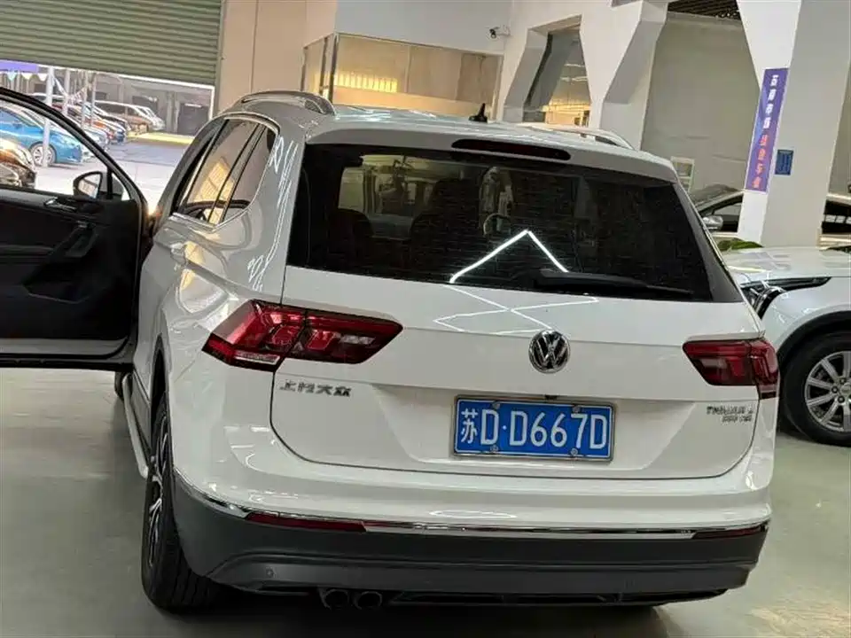 Volkswagen Tiguan L