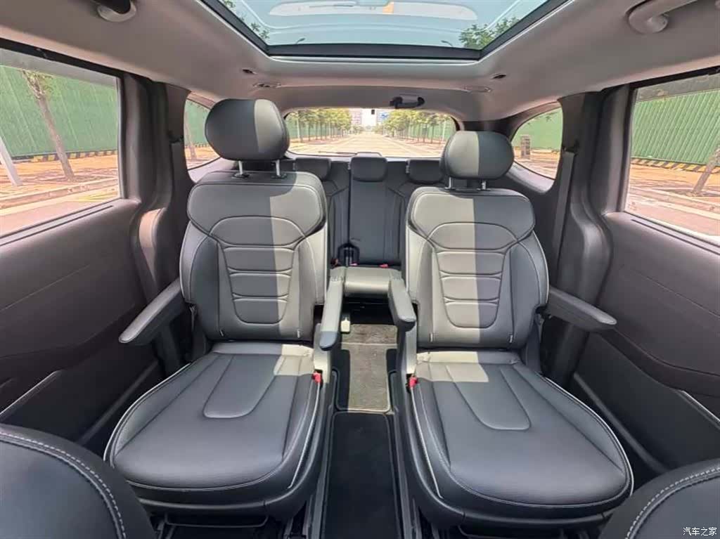 Hyundai Custo, 2025 все фото