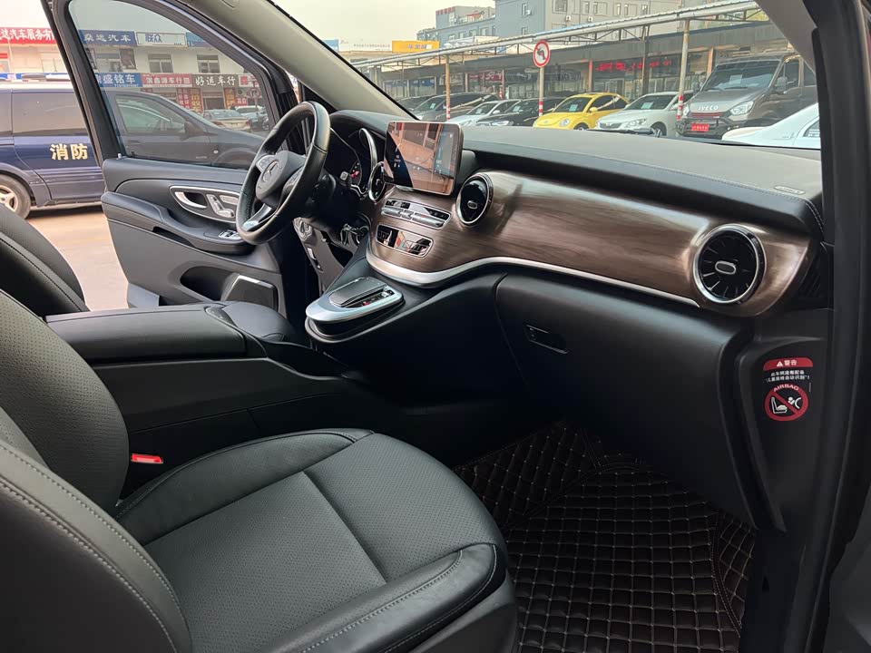 Mercedes-Benz V-class