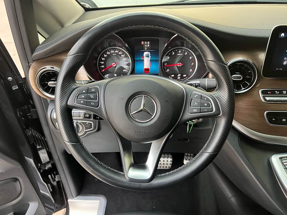 Mercedes-Benz V-class