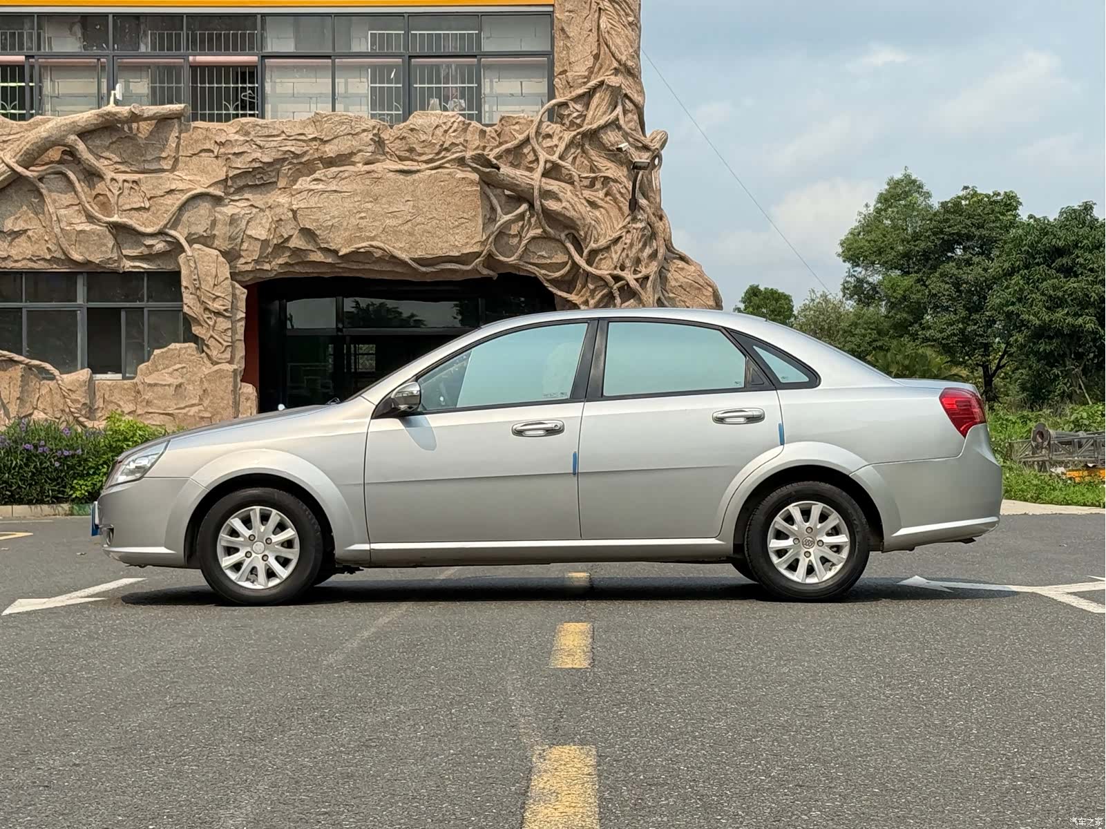 Buick 1.6LX-AT, 2012 4