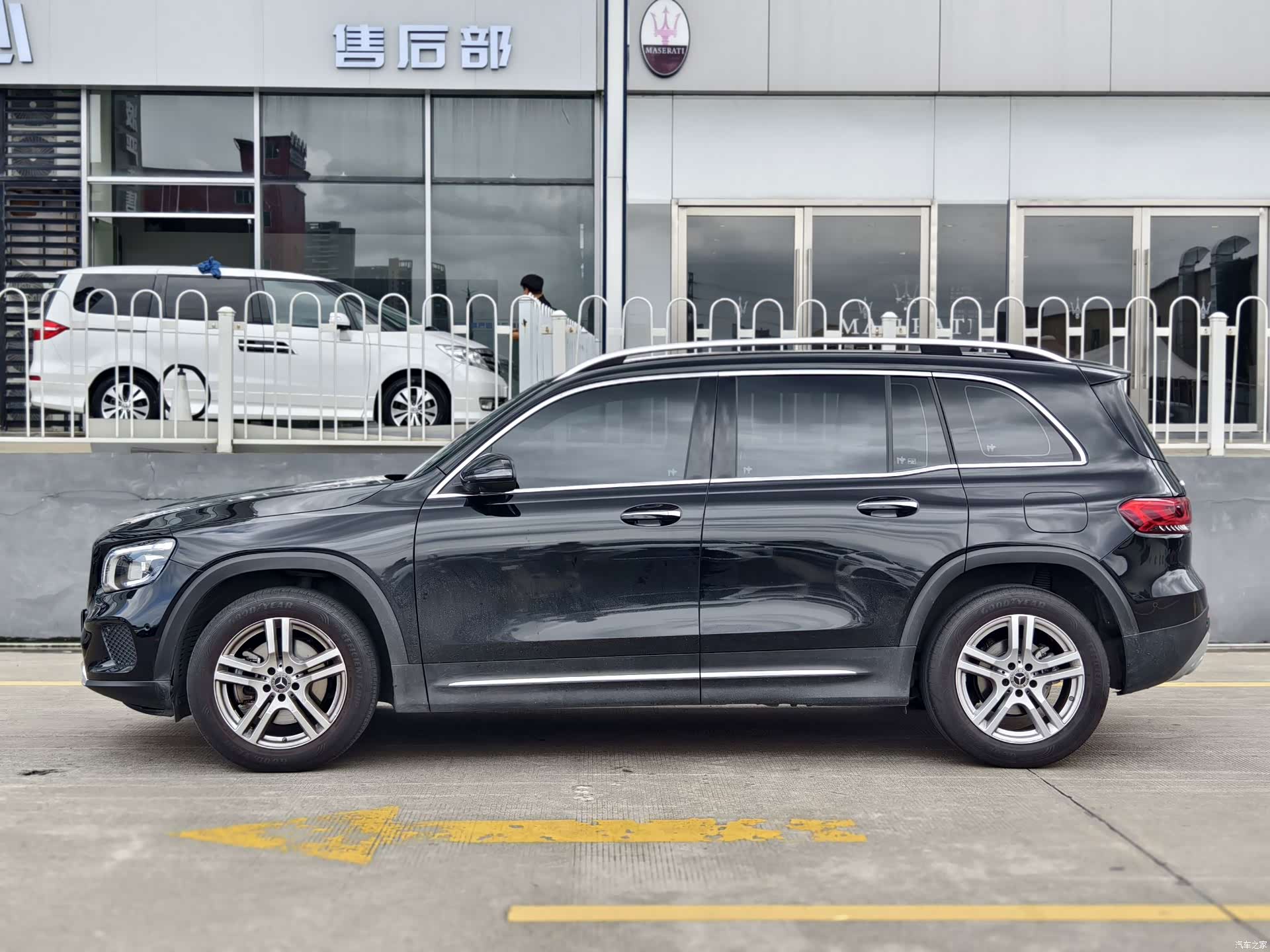Mercedes-Benz GLB, 2023 все фото