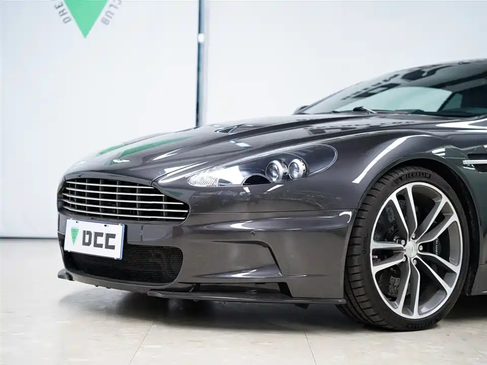 Aston Martin DBS Aston Martin DBS